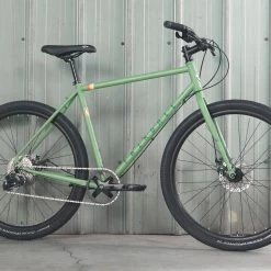 VELO GRAVEL FAIRDALE WEEKENDER ARCHER OLIVE 2022 6 VELO GRAVEL FAIRDALE WEEKENDER ARCHER OLIVE 2022 -Promos ÉQUIPEMENTS VELO Boutique 2022 prebook 10 weekender archer grn clean 2048x2048 1