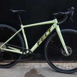 VELO GRAVEL FELT BREED 30 GLOW GREEN 2023 -Promos ÉQUIPEMENTS VELO Boutique adv 20210521 jbd 3651