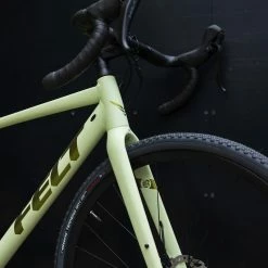 VELO GRAVEL FELT BREED 30 GLOW GREEN 2023 -Promos ÉQUIPEMENTS VELO Boutique adv 20210521 jbd 3652