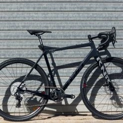 VELO GRAVEL GIRS RNR EKAR 2022 EXPO